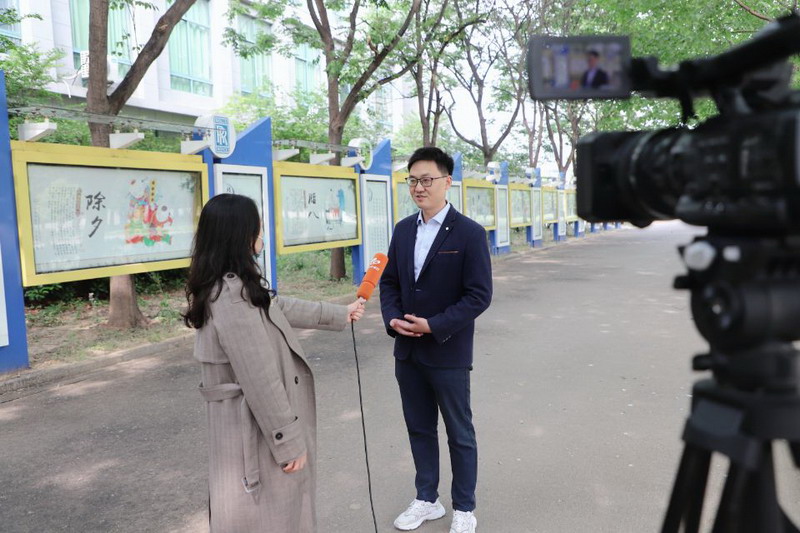 日出水了啊快点使劲动态图