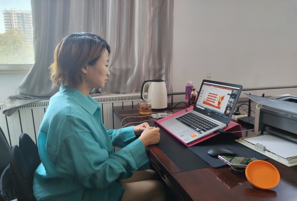 日出水了啊快点使劲动态图