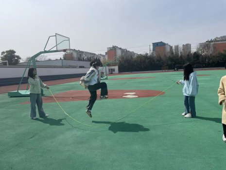 日出水了啊快点使劲动态图