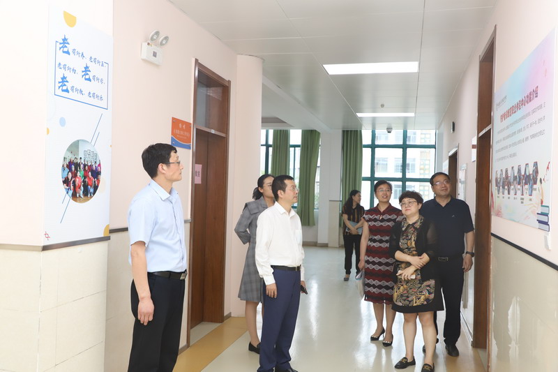 日出水了啊快点使劲动态图