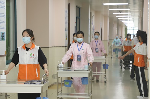 日出水了啊快点使劲动态图