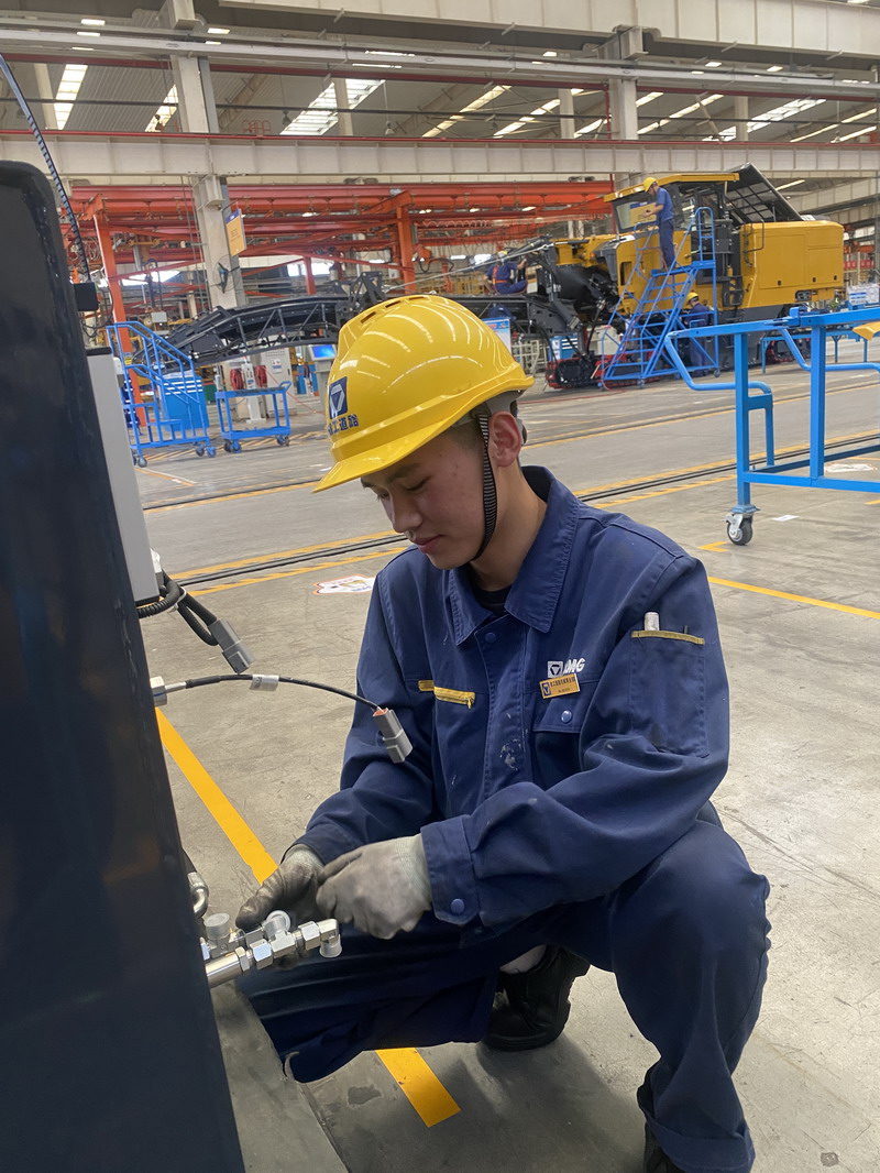 日出水了啊快点使劲动态图