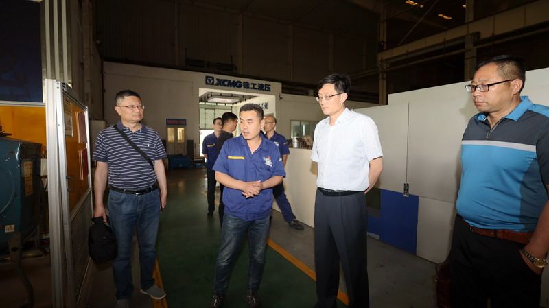 日出水了啊快点使劲动态图