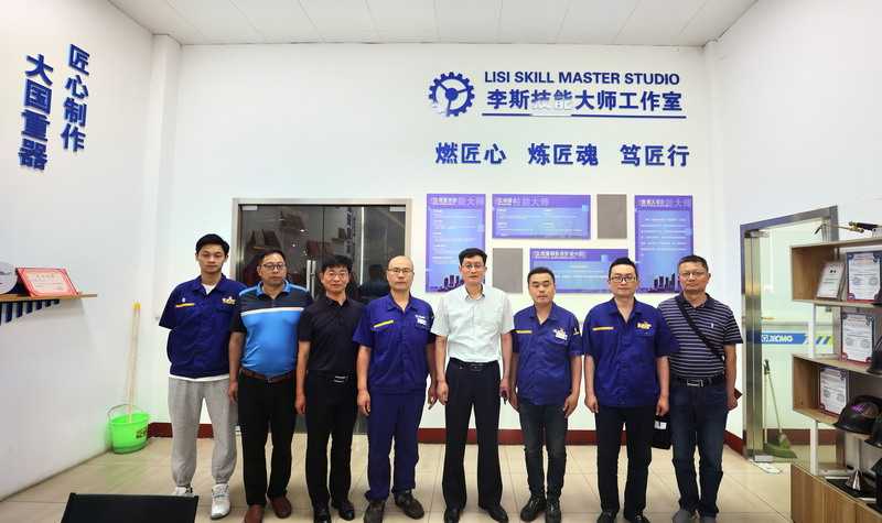 日出水了啊快点使劲动态图