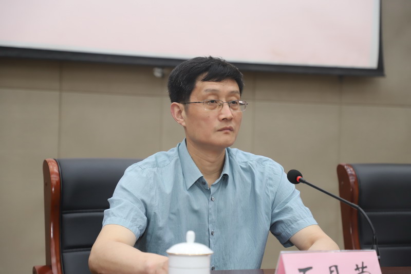 日出水了啊快点使劲动态图