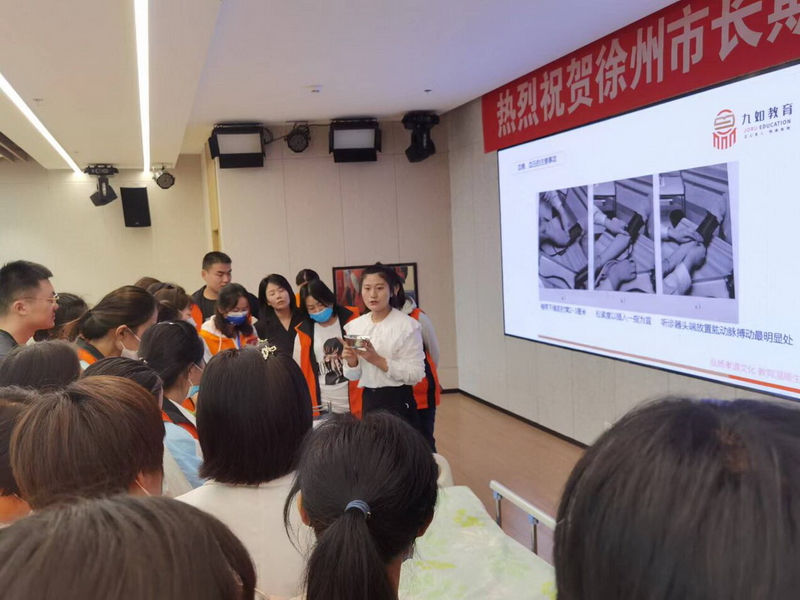 日出水了啊快点使劲动态图