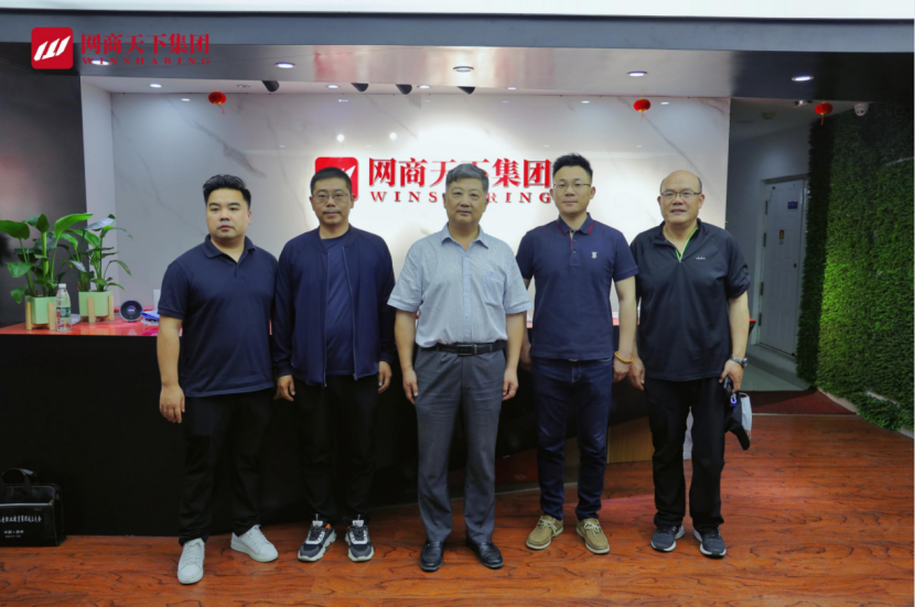 日出水了啊快点使劲动态图