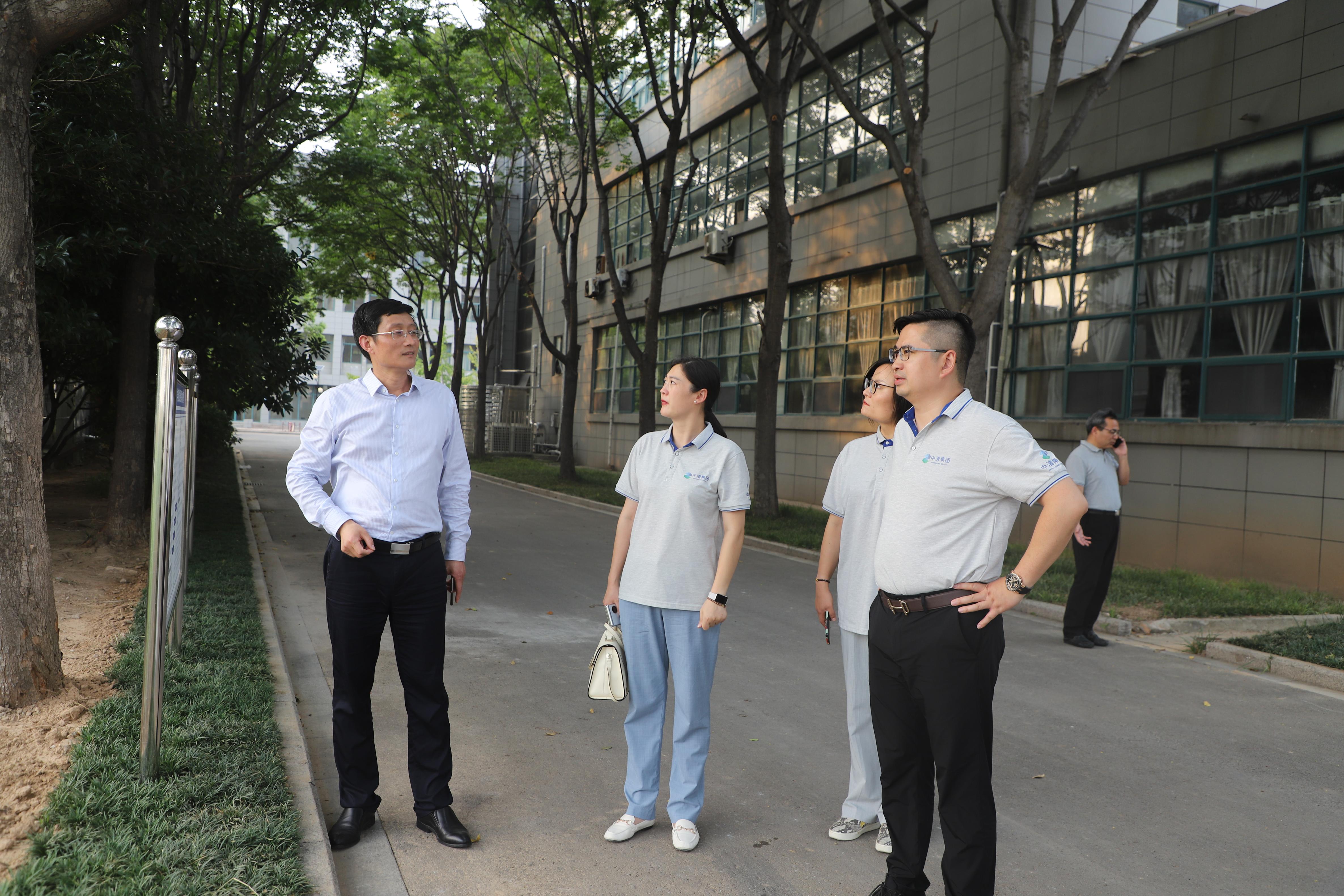 日出水了啊快点使劲动态图