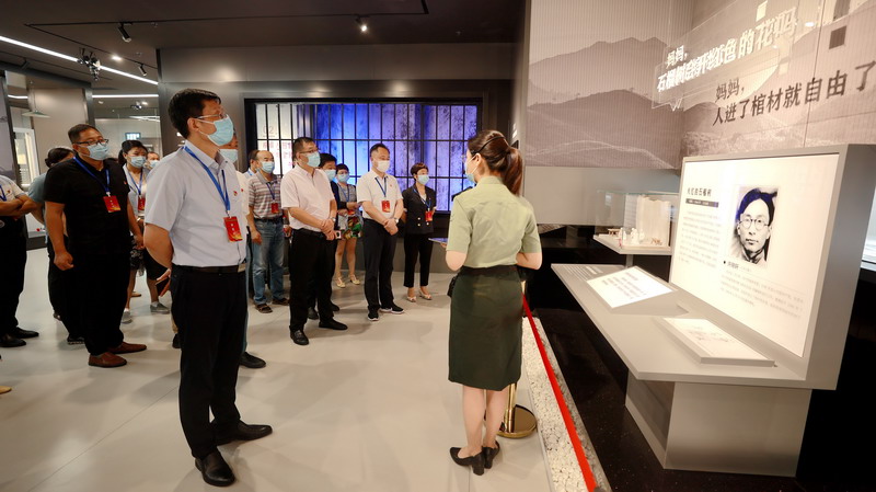 日出水了啊快点使劲动态图