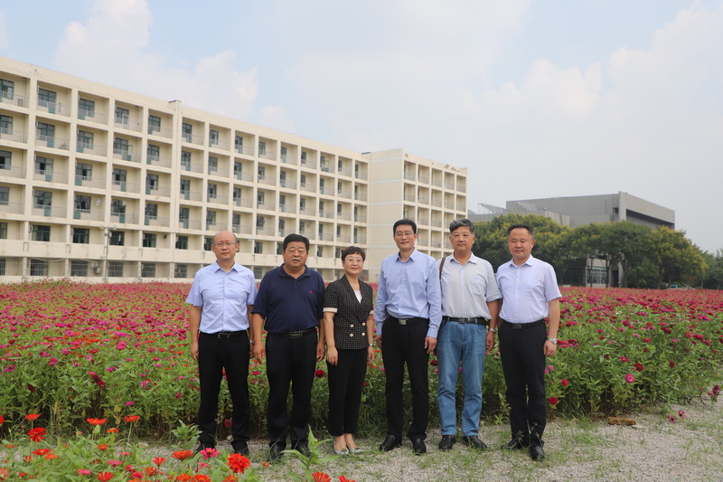 日出水了啊快点使劲动态图