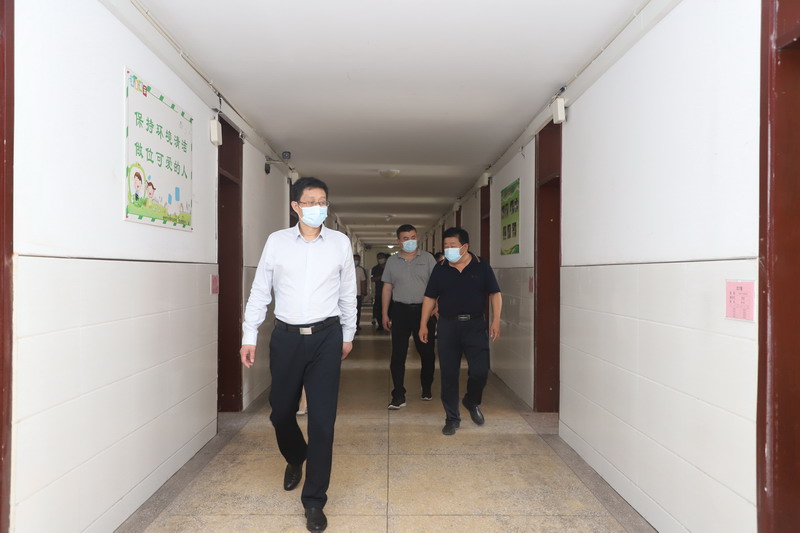 日出水了啊快点使劲动态图