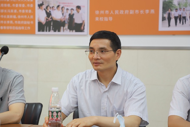 日出水了啊快点使劲动态图