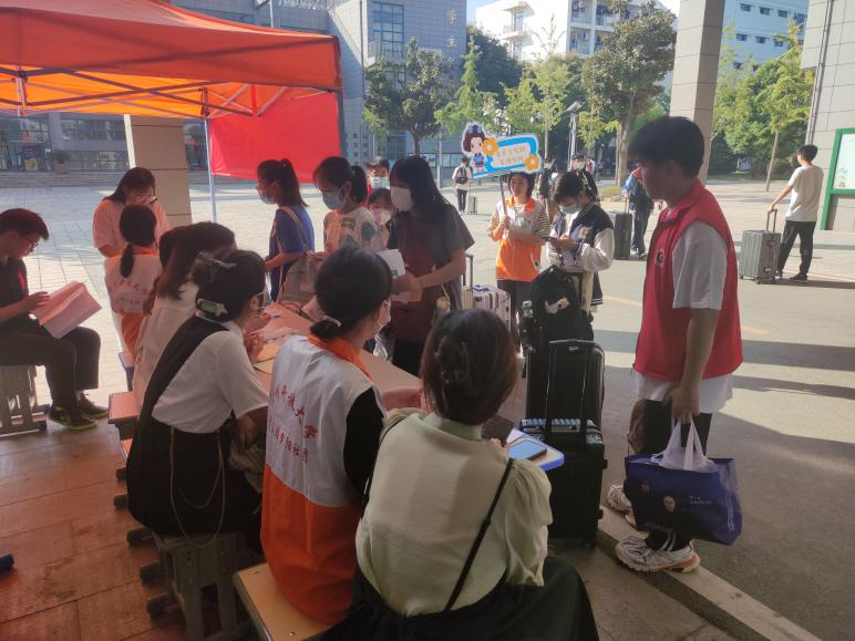 日出水了啊快点使劲动态图