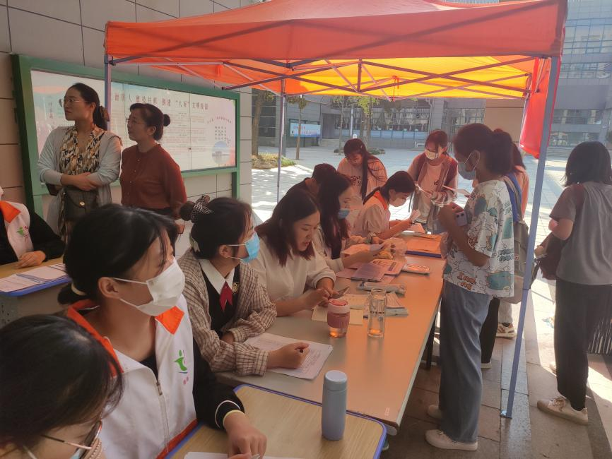 日出水了啊快点使劲动态图