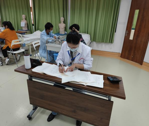 日出水了啊快点使劲动态图