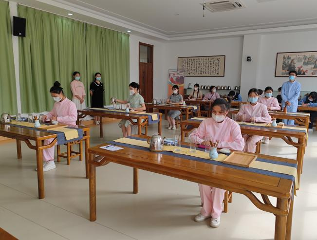 日出水了啊快点使劲动态图