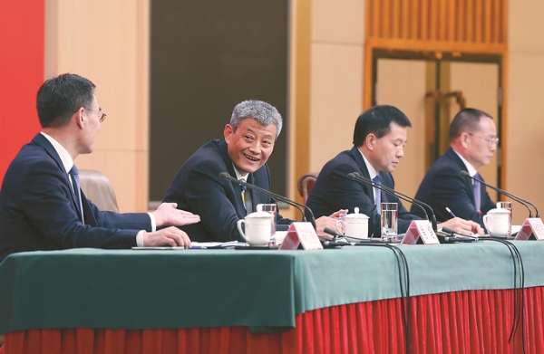 13.jpg 日出水了啊快点使劲动态图