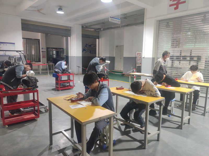 日出水了啊快点使劲动态图