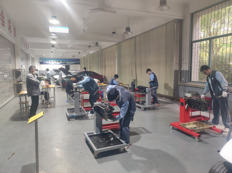 日出水了啊快点使劲动态图