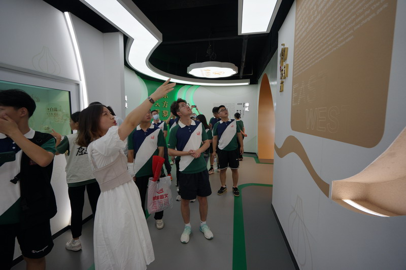 日出水了啊快点使劲动态图