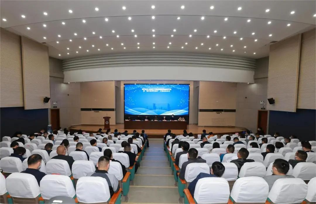 日出水了啊快点使劲动态图