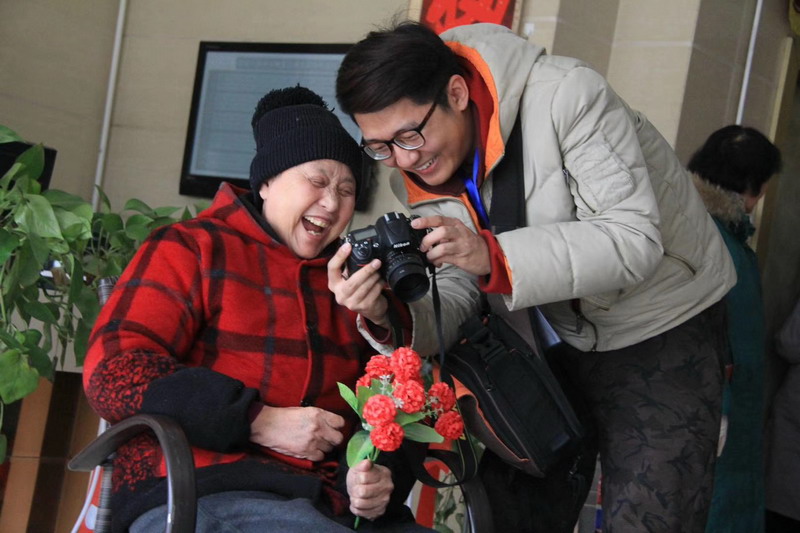 日出水了啊快点使劲动态图