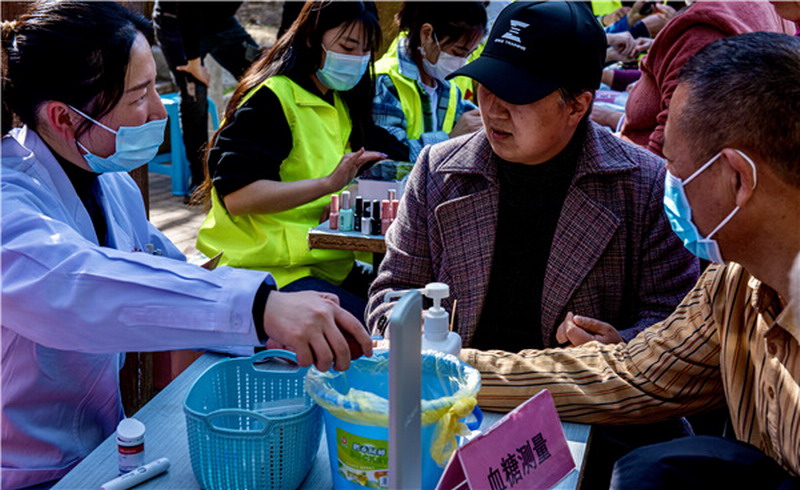 日出水了啊快点使劲动态图