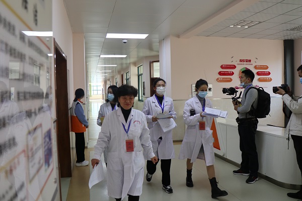 日出水了啊快点使劲动态图