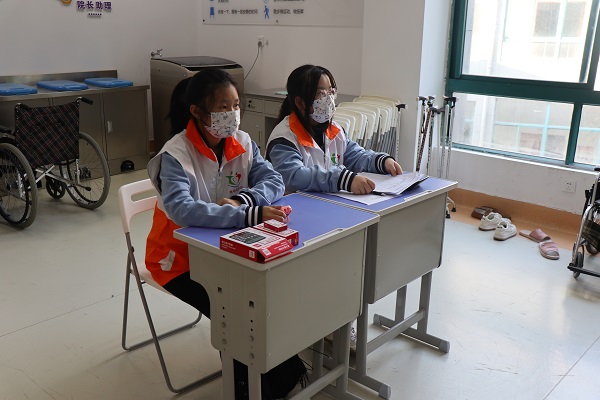 日出水了啊快点使劲动态图