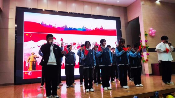 日出水了啊快点使劲动态图