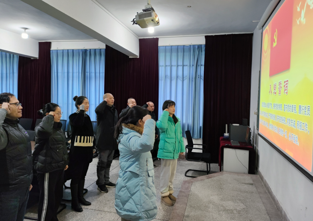 日出水了啊快点使劲动态图