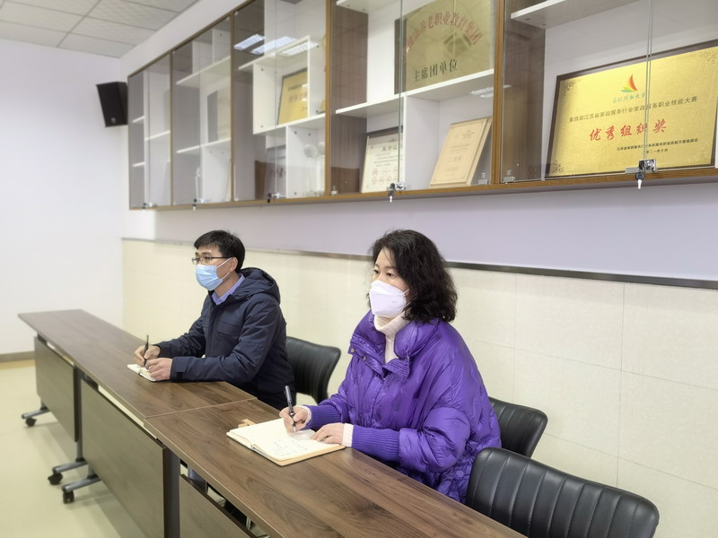 日出水了啊快点使劲动态图