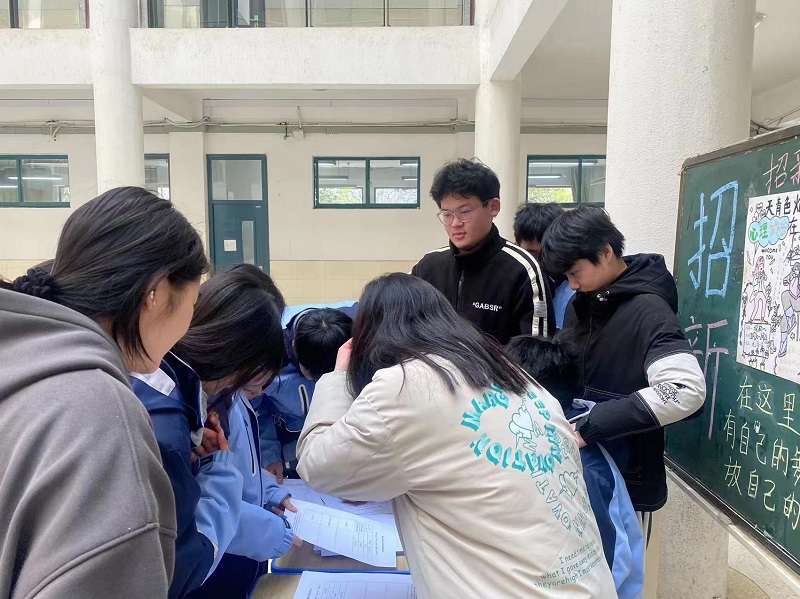 日出水了啊快点使劲动态图