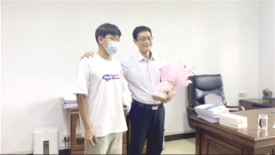 日出水了啊快点使劲动态图