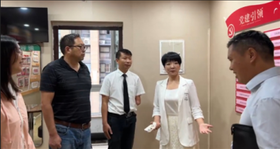 日出水了啊快点使劲动态图