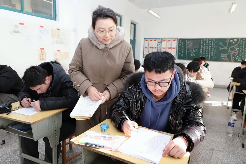 日出水了啊快点使劲动态图