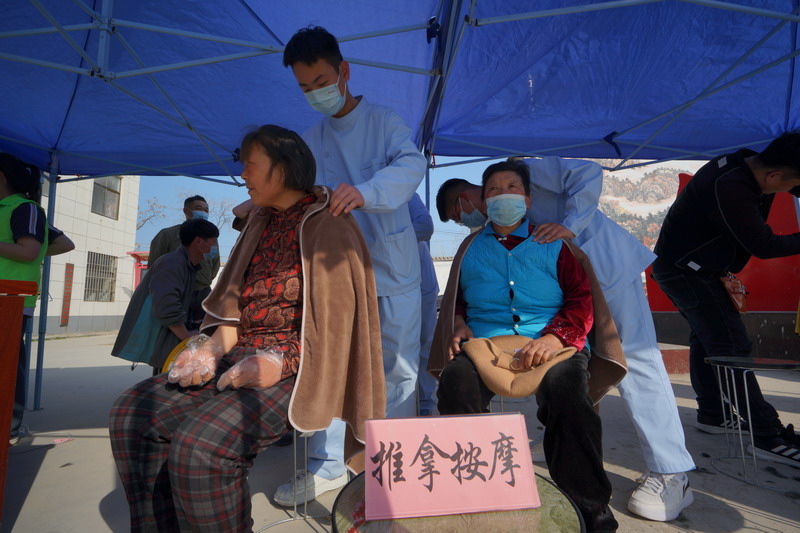 日出水了啊快点使劲动态图