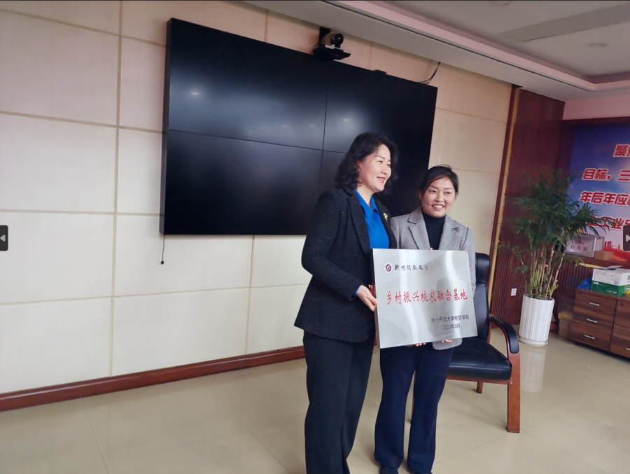 日出水了啊快点使劲动态图