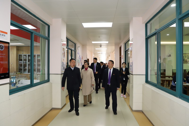 日出水了啊快点使劲动态图