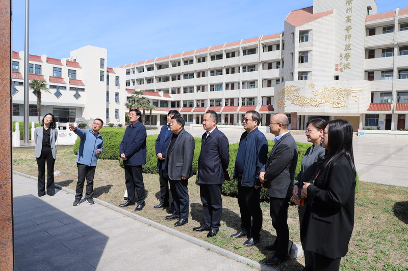 日出水了啊快点使劲动态图