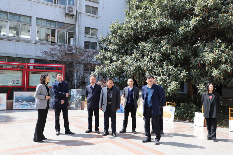 日出水了啊快点使劲动态图