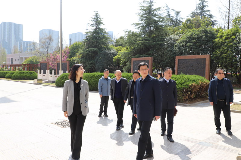 日出水了啊快点使劲动态图