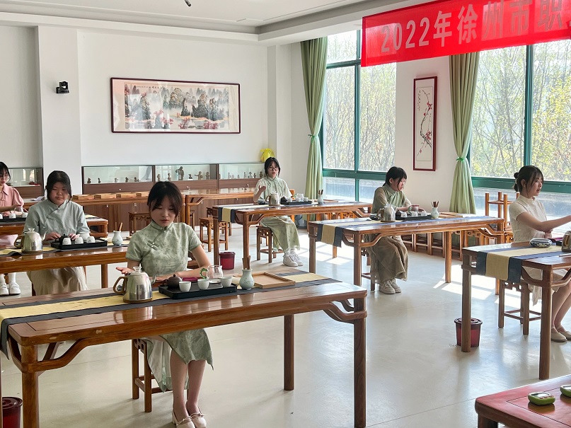 日出水了啊快点使劲动态图