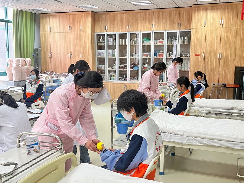 日出水了啊快点使劲动态图