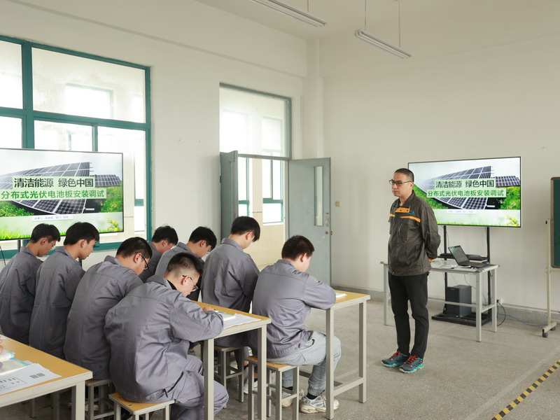 日出水了啊快点使劲动态图