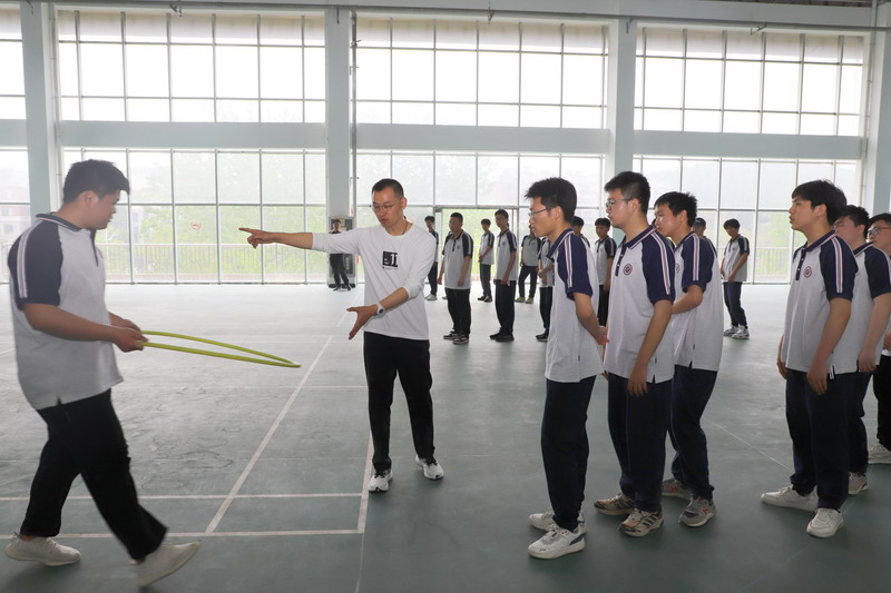 日出水了啊快点使劲动态图