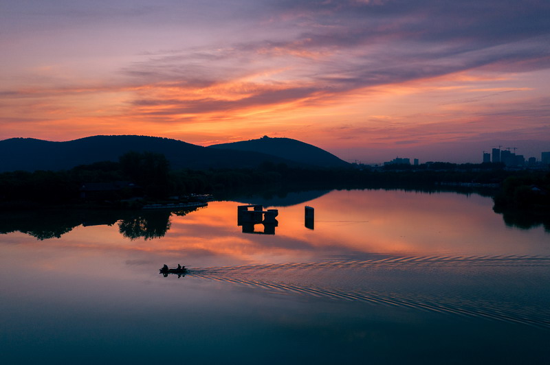 日出水了啊快点使劲动态图