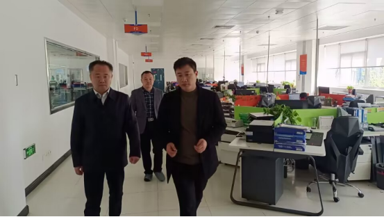 日出水了啊快点使劲动态图