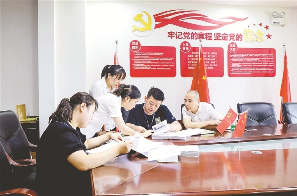 图2.jpg 日出水了啊快点使劲动态图