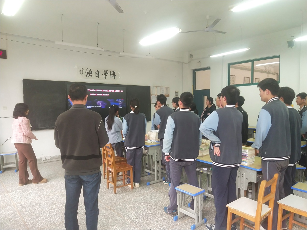 日出水了啊快点使劲动态图